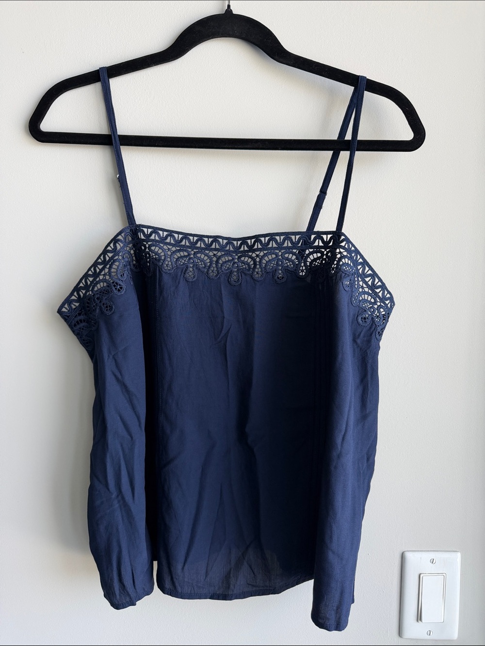 LOFT Women's Navy Lace-Trim Spaghetti Strap Camisole NWT